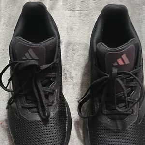 adidas Men’s Black Sneakers with Subtle Gray Logo Accent